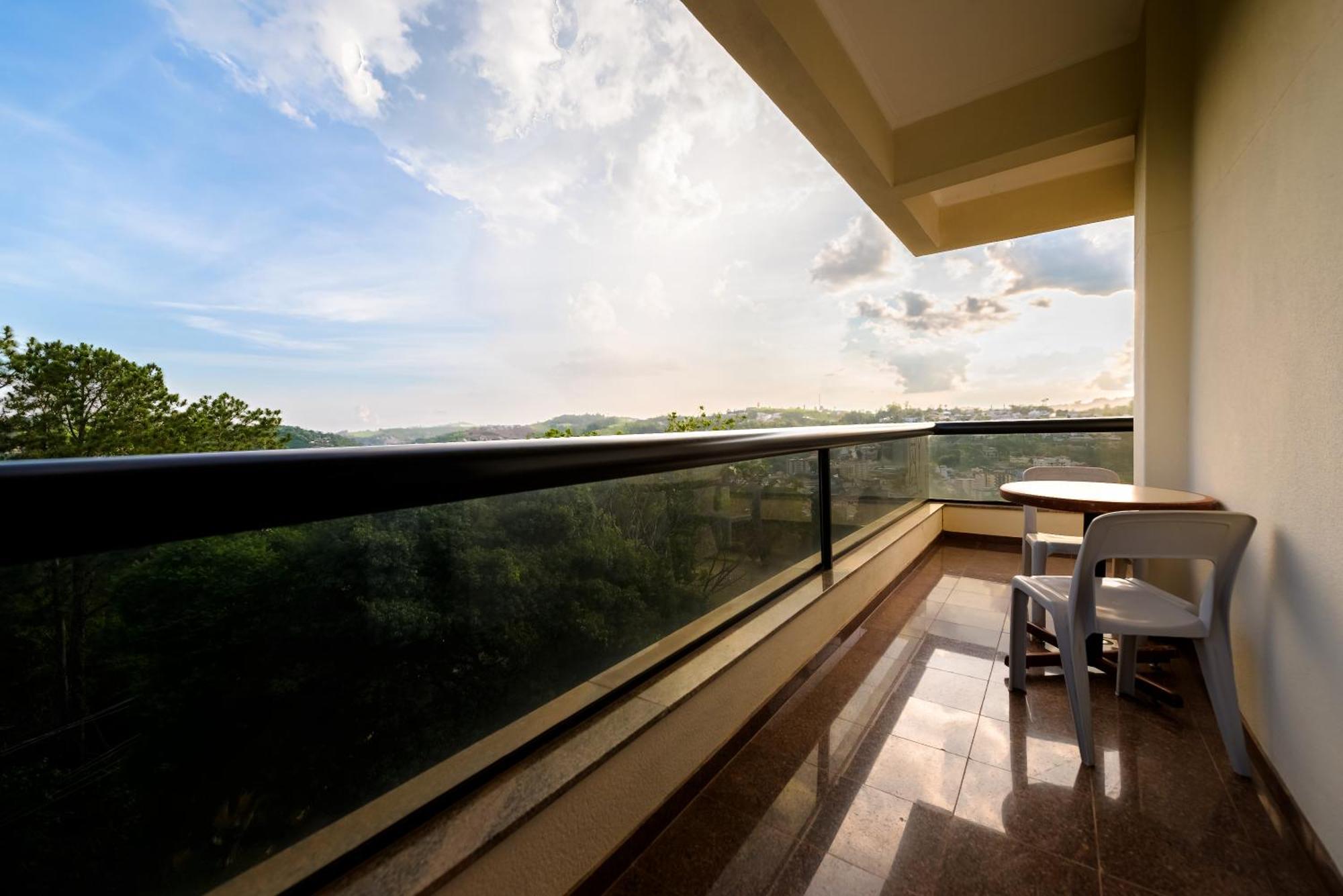 Hotel Rovi Plaza